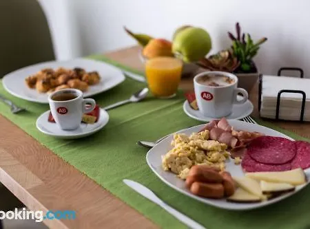 La Puerta De Palacio - Adults Only فندق